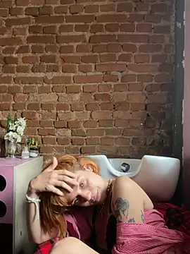 spacegirlll online show from February 22, 5:03 pm