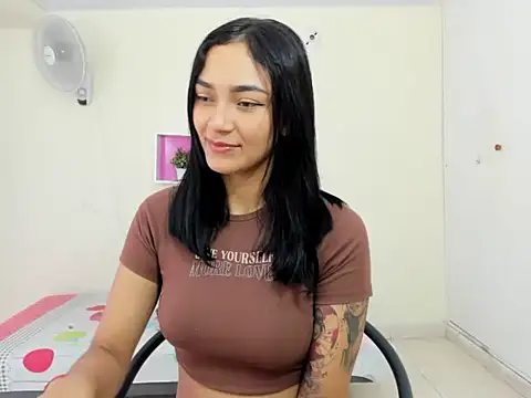 ASIAM BRUNET online show from November 12, 2:04 pm