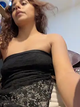 Katee Jones online show from March 9, 8:01 pm