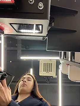 Holly Play online show from April 10, 7:14 am