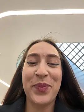 Holly Play online show from December 19, 12:19 pm