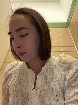 Holly Play online show from October 21, 1:15 pm