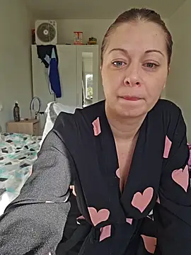 Chaudesquirt online show from December 3, 10:28 am