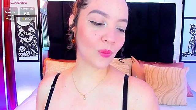 Isabella Flores online show from February 19, 11:47 pm