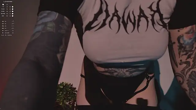 MichaellaMoon online show from December 4, 3:46 pm