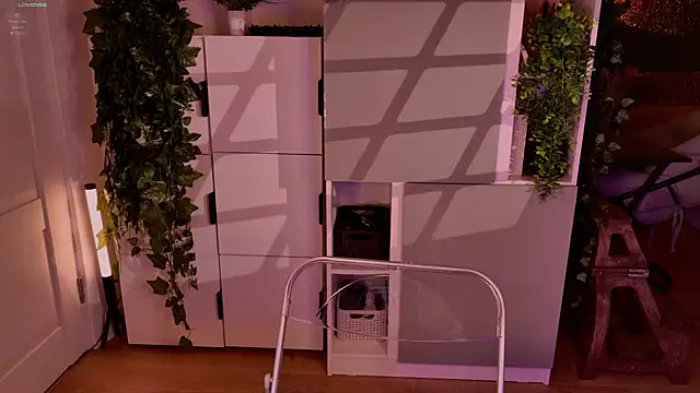 MichaellaMoon online show from April 7, 6:21 pm