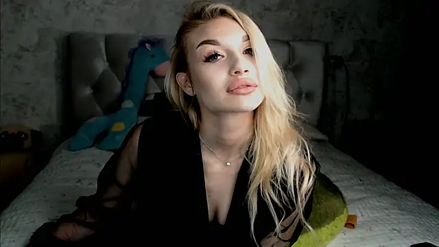 Ella Milla online show from April 19, 8:11 pm