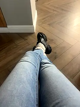 FeetVibe online show from October 15, 7:33 am