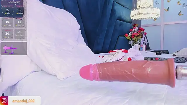 amandaaJones  online show from April 2, 7:55 pm