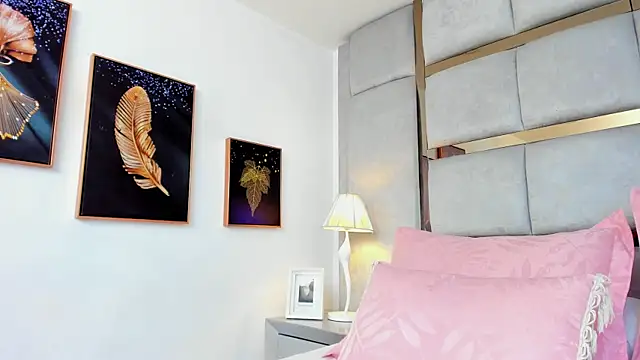 AmbarJensen online show from December 22, 1:25 pm