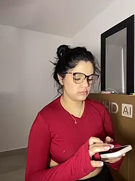 kimberlyhills1 online show from November 27, 6:11 pm