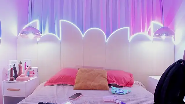 Laurentdupont04 online show from January 7, 3:21 am