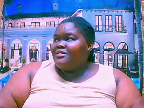 Snapshot of EbonyHotBuns chatting on October 12, 6:32 pm EbonyHotBuns online show from October 12, 6:32 pm