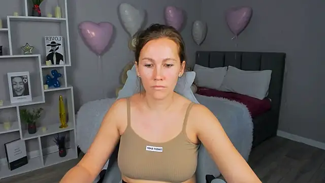 MichelleOrtis online show from February 22, 6:47 am