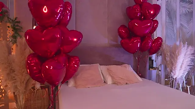 Smiley Mia online show from February 19, 5:07 am