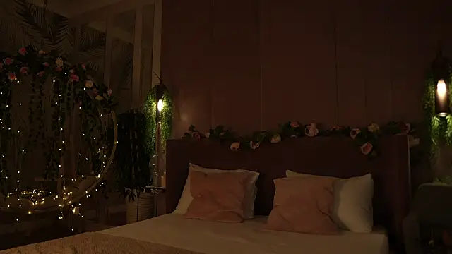 Smiley Mia online show from October 9, 5:11 am