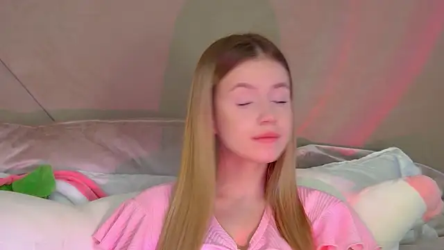 MilanaBalmain online show from November 15, 6:03 am