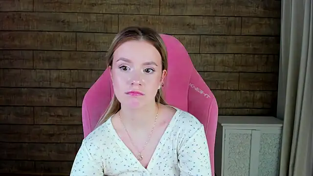 MilanaBalmain online show from April 14, 9:53 am