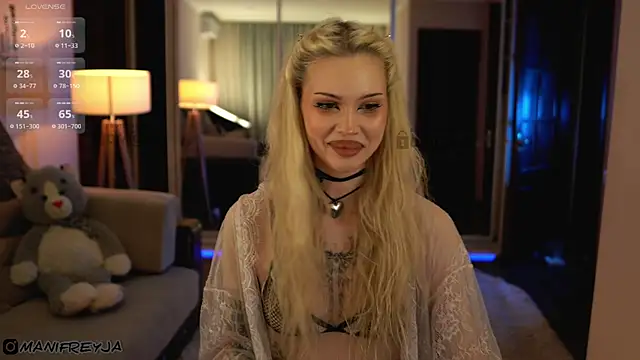 ManiFreyja online show from July 15, 9:19 pm
