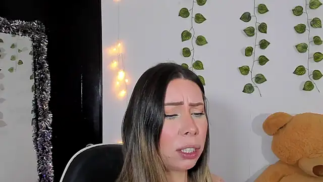 JanneKim online show from February 18, 1:32 pm