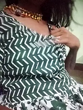 Snapshot of aadhini01 chatting on October 6, 10:03 pm aadhini01 online show from October 6, 10:03 pm