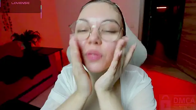 whoa-hoa-hoa-hoa-hoa online show from October 30, 9:05 pm