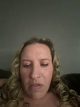 hottmessjess23 online show from April 20, 6:00 pm