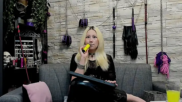 CruelMistress online show from October 21, 9:52 pm