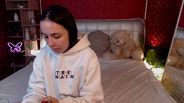 AuroraAksnesss online show from September 16, 12:02 pm