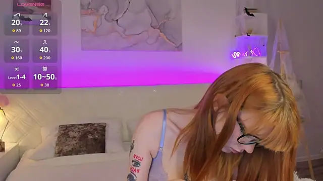 Linablueeyed online show from November 4, 10:20 am