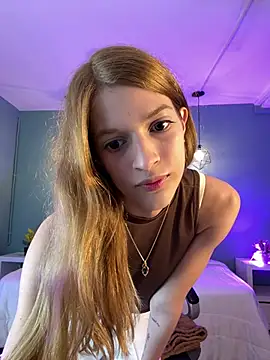 Nora Vennucci online show from April 11, 10:02 pm