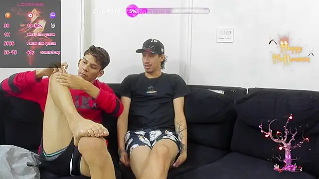 StrawwBoys online show from November 14, 10:15 am