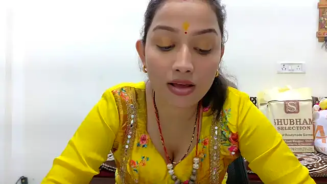 Snapshot of Aleena_Rai chatting on October 13, 7:27 pm Aleena Rai online show from October 13, 7:27 pm