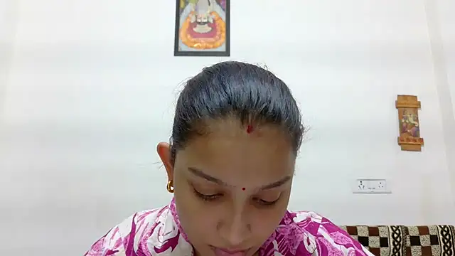 Snapshot of Aleena_Rai chatting on October 6, 6:56 pm Aleena Rai online show from October 6, 6:56 pm
