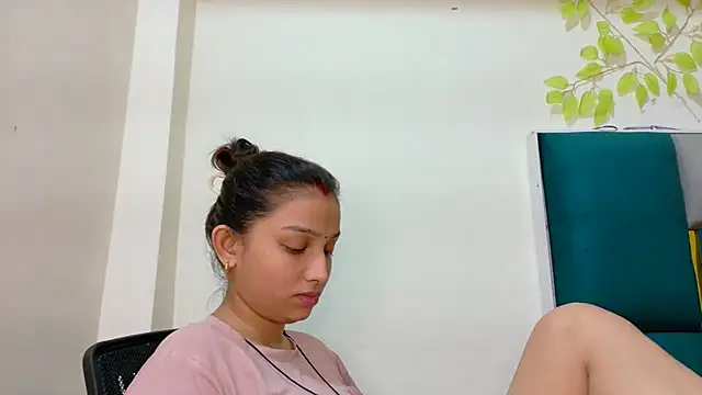 Snapshot of Aleena_Rai chatting on September 27, 7:21 pm Aleena Rai online show from September 27, 7:21 pm