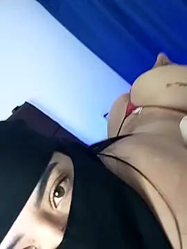 Sweet hot mia online show from November 18, 3:35 pm