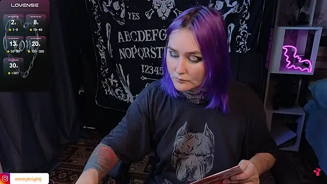 Snapshot of Emmybrightj_ chatting on September 15, 5:49 am Emmybrightj online show from September 15, 5:49 am