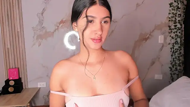 Ashley Evans18 online show from September 20, 1:20 pm