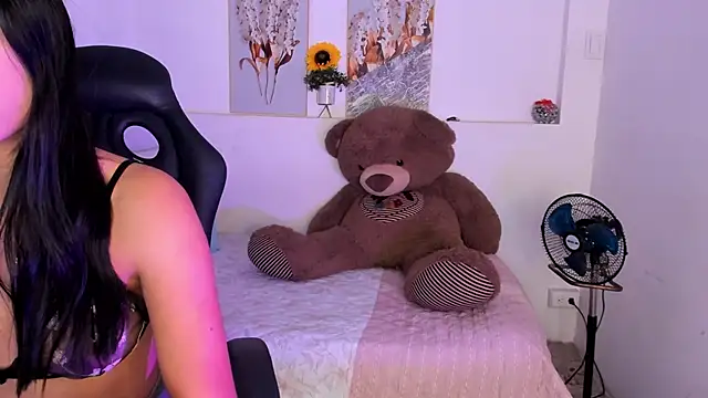 Ashley Evans18 online show from October 13, 1:36 pm