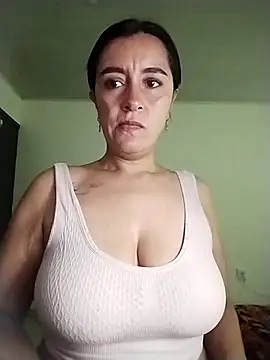 hailey85 online show from April 3, 10:52 pm