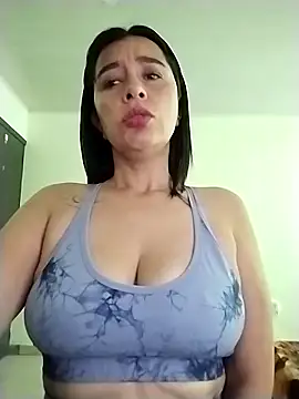 hailey85 online show from April 9, 8:25 pm