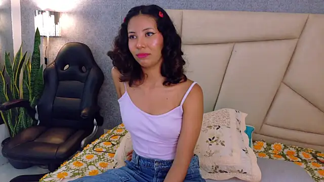 Akane Uwu online show from October 28, 4:46 pm