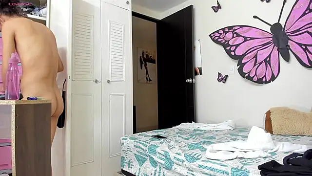 Snapshot of sweet_amalia4 chatting on October 20, 7:06 pm sweet amalia4 online show from October 20, 7:06 pm