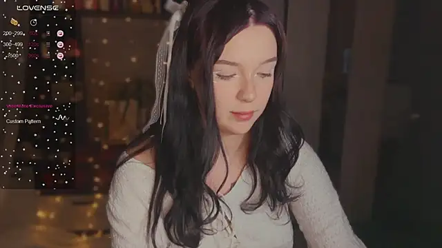 EmmaKittyCat online show from February 26, 8:30 pm