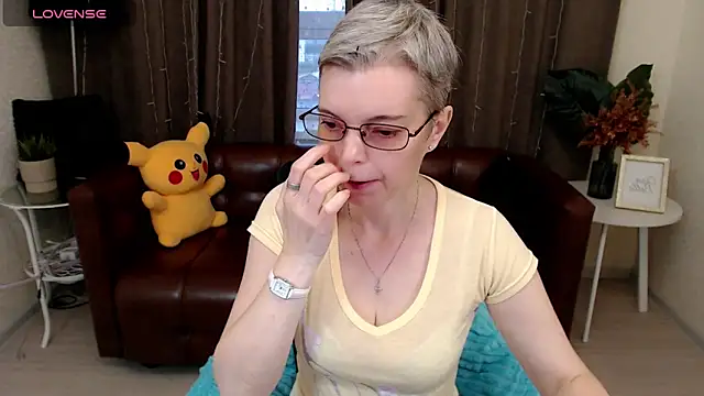 Cutie Erikaa1 online show from September 11, 2:23 am