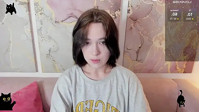 fiamoory online show from June 12, 8:33 am