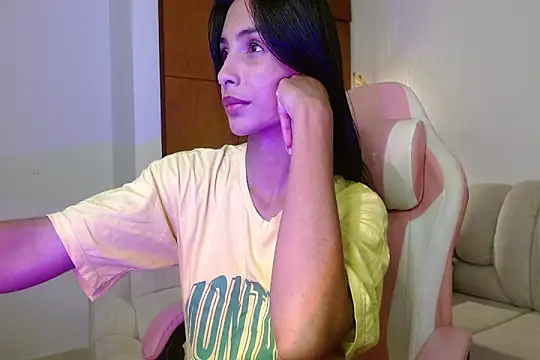 AnnitaSerna  online show from March 13, 3:41 am