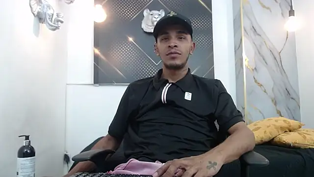 JordanAndAndrew online show from January 5, 10:35 pm