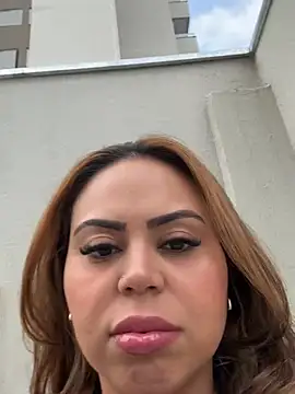 lariic online show from March 13, 8:21 pm