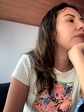 Snapshot of im_lorein chatting on October 22, 2:22 pm im lorein online show from October 22, 2:22 pm